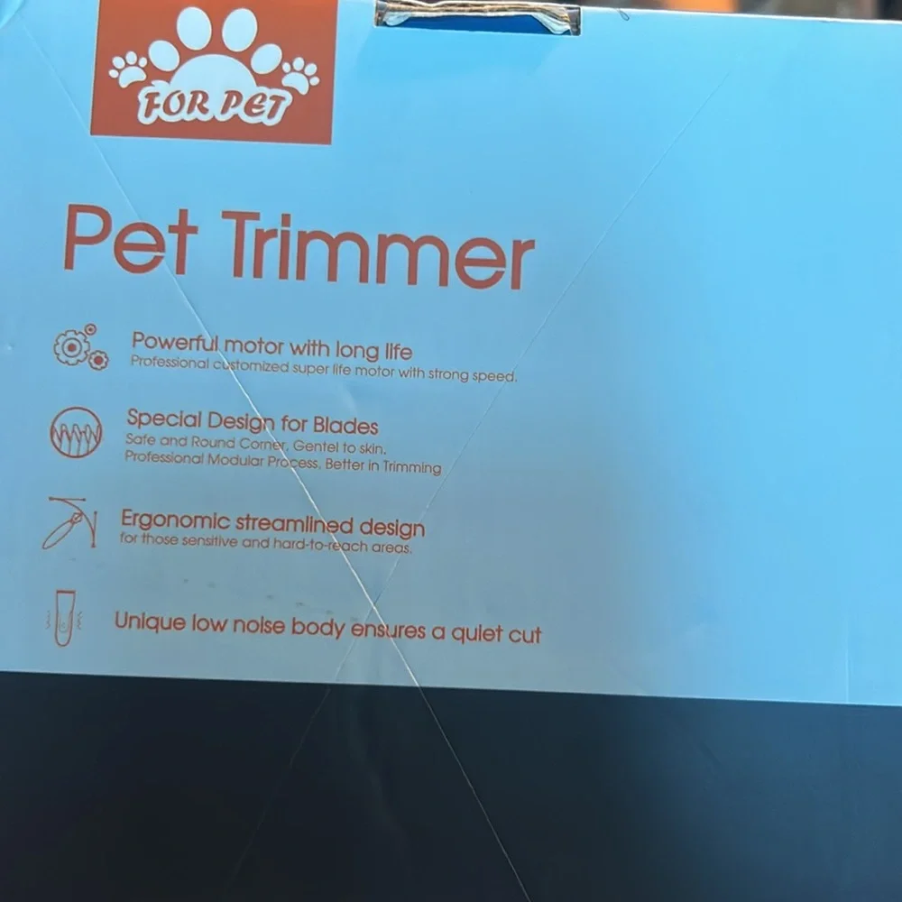 Pet Trimmer with Ergonomic Design